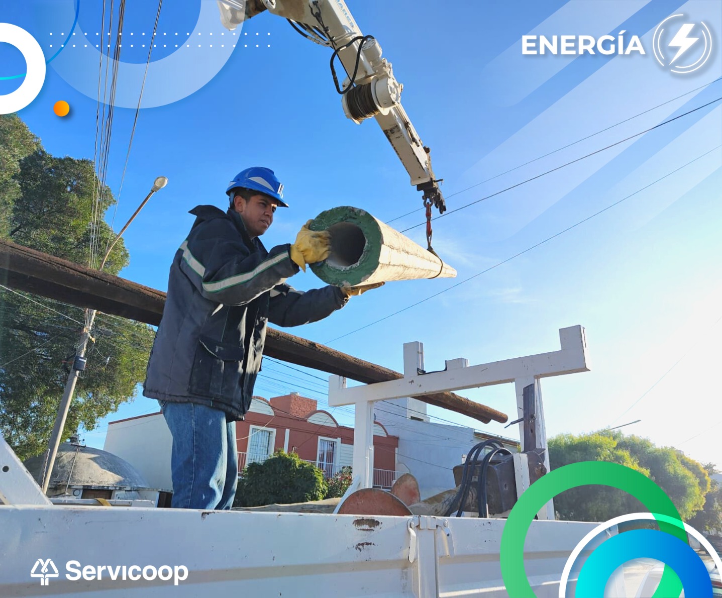 Nuevas columnas para el tendido eléctrico Servicoop Servicios